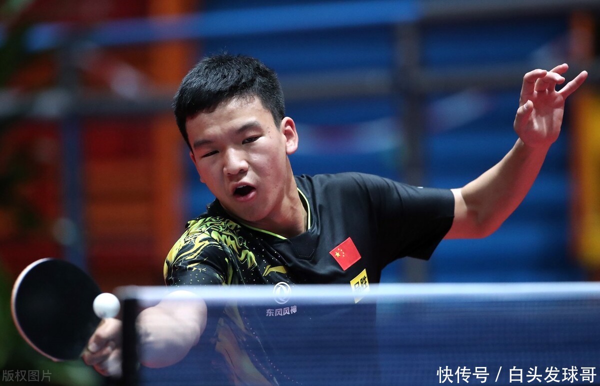 的表现令人 的表现令人