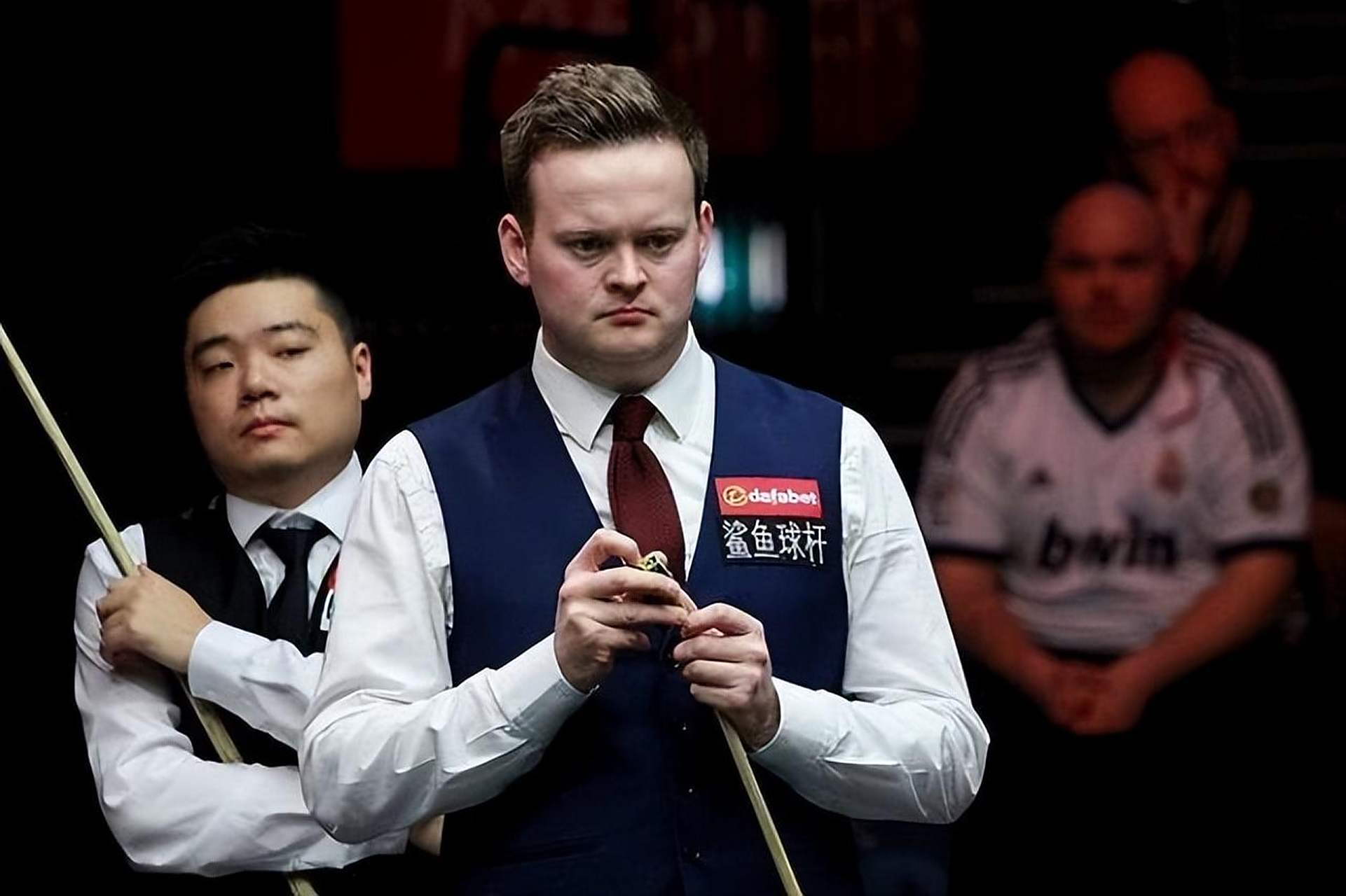 以及定期举 以及定期举