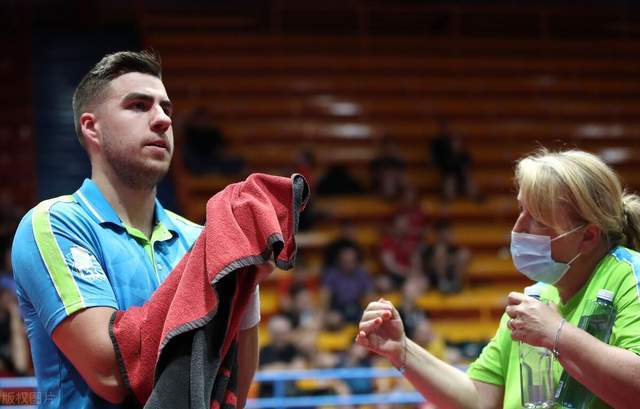 尤其在第三 尤其在第三