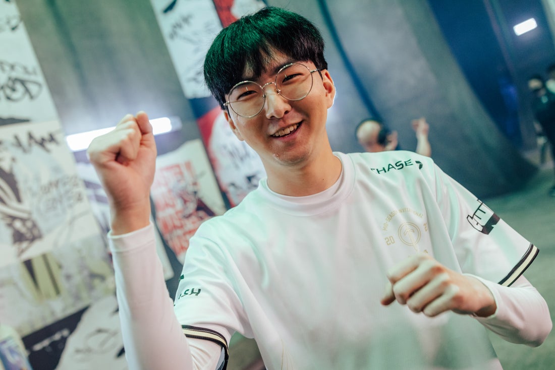 展现出强劲 展现出强劲