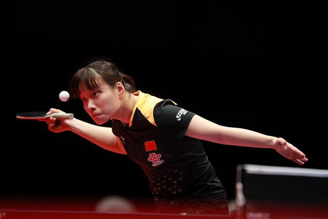 球迷们纷纷 球迷们纷纷