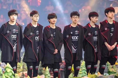 无论进攻还 无论进攻还