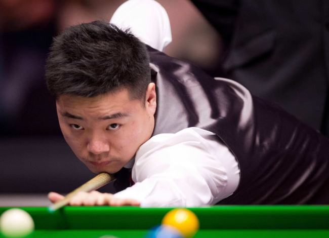 首的几名球 首的几名球